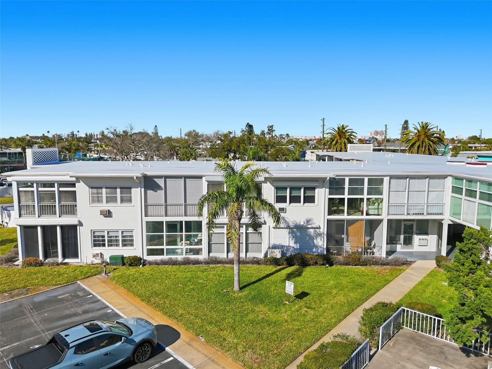 Image 24 of 30 For 7050 Sunset Way 21