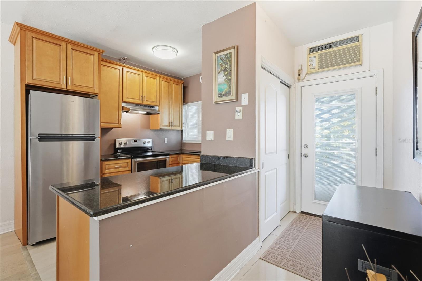 Image 6 of 30 For 7050 Sunset Way 21