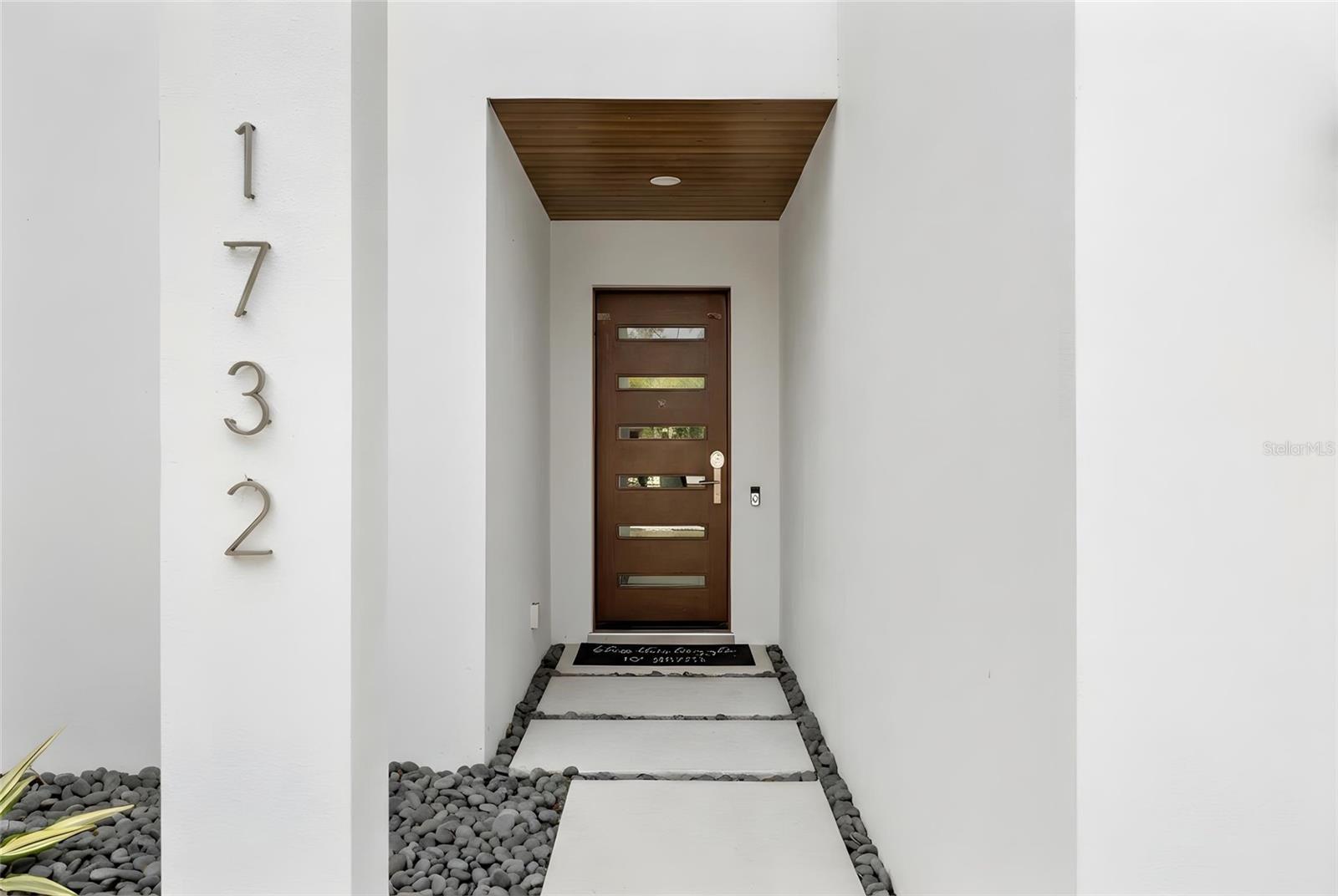 Image 11 of 57 For 1732 Shoreland Drive