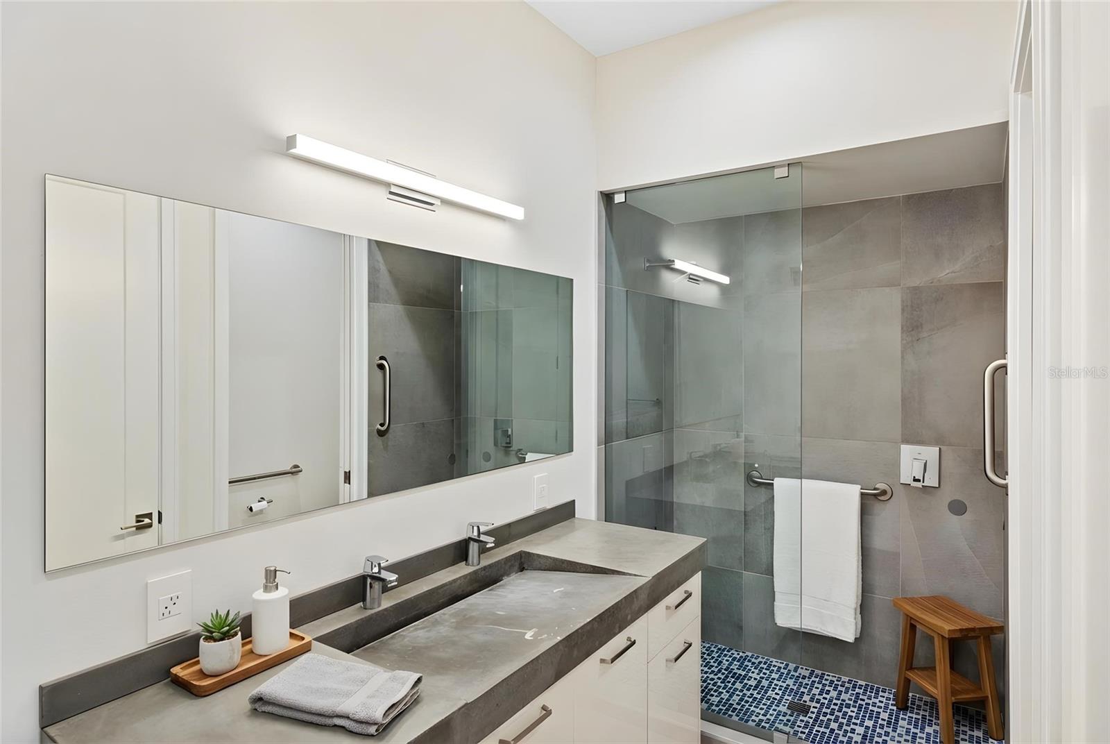 Image 33 of 57 For 1732 Shoreland Drive