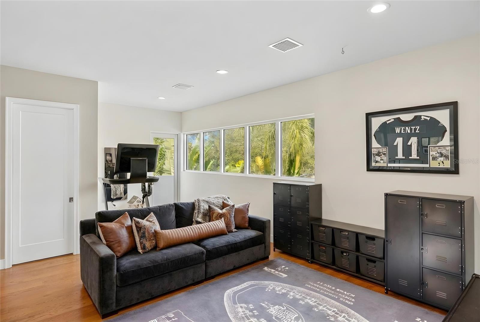 Image 39 of 57 For 1732 Shoreland Drive