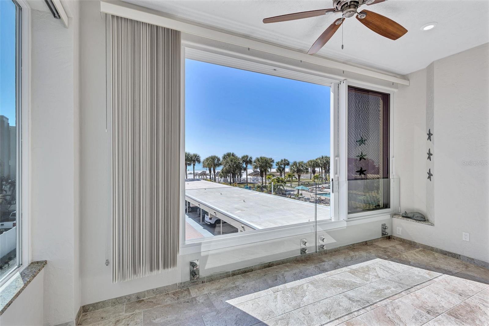 Image 13 of 75 For 6140 Midnight Pass Road 101