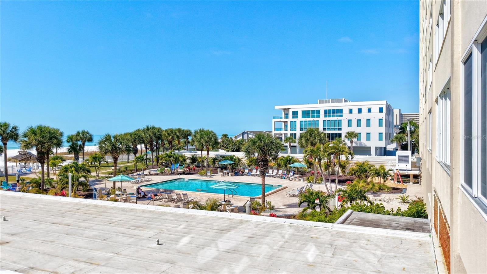 Image 14 of 75 For 6140 Midnight Pass Road 101