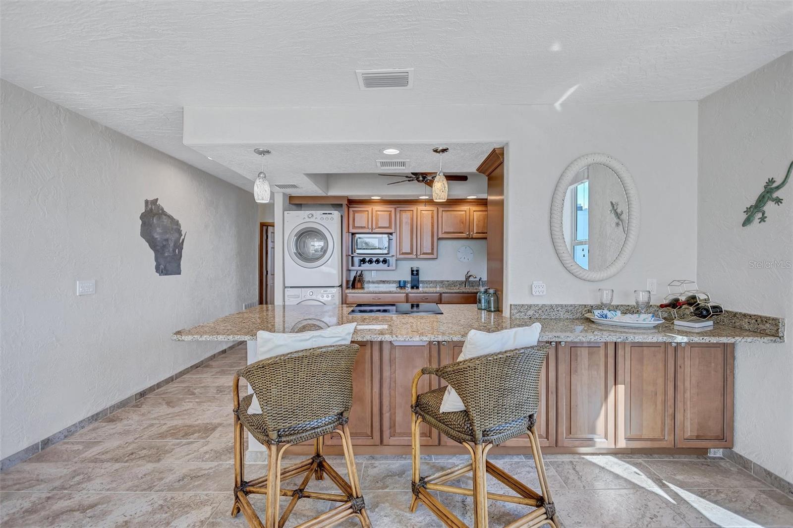 Image 20 of 75 For 6140 Midnight Pass Road 101