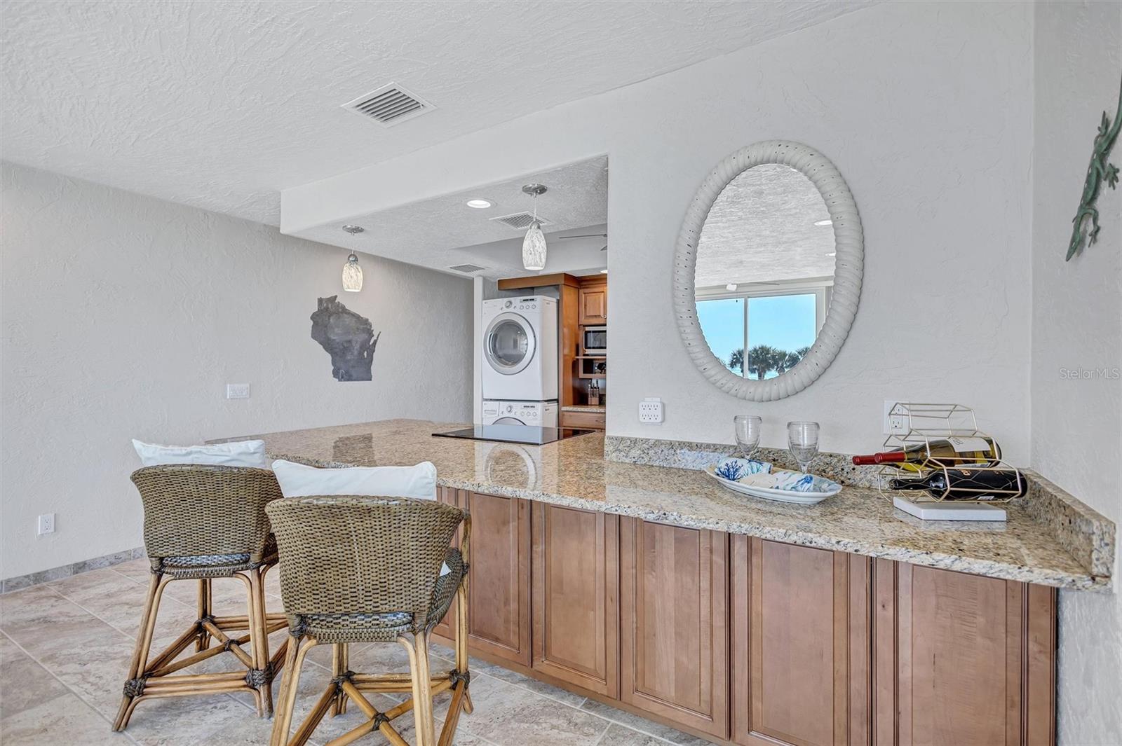 Image 21 of 75 For 6140 Midnight Pass Road 101