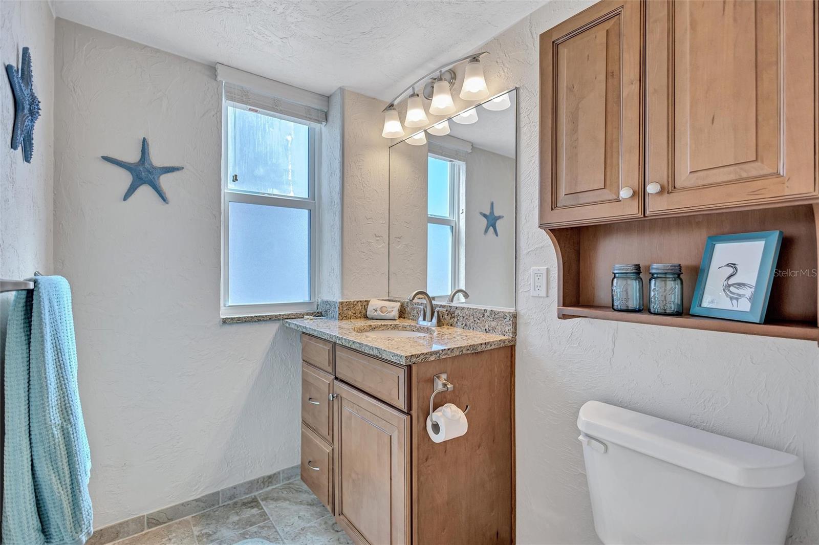 Image 37 of 75 For 6140 Midnight Pass Road 101