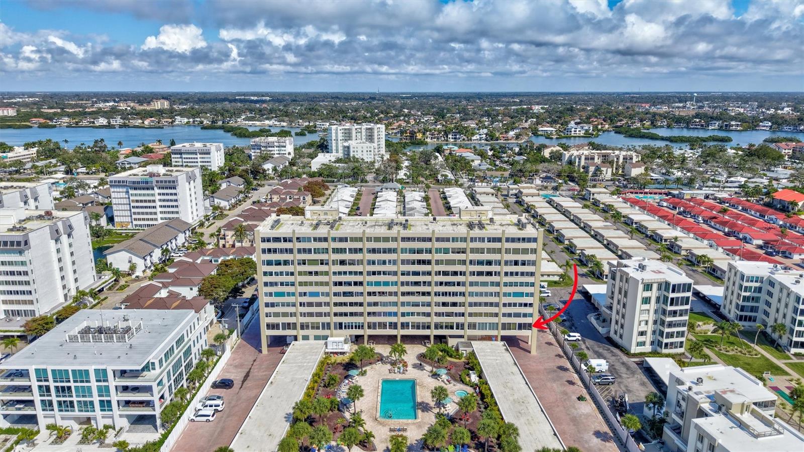 Image 41 of 75 For 6140 Midnight Pass Road 101