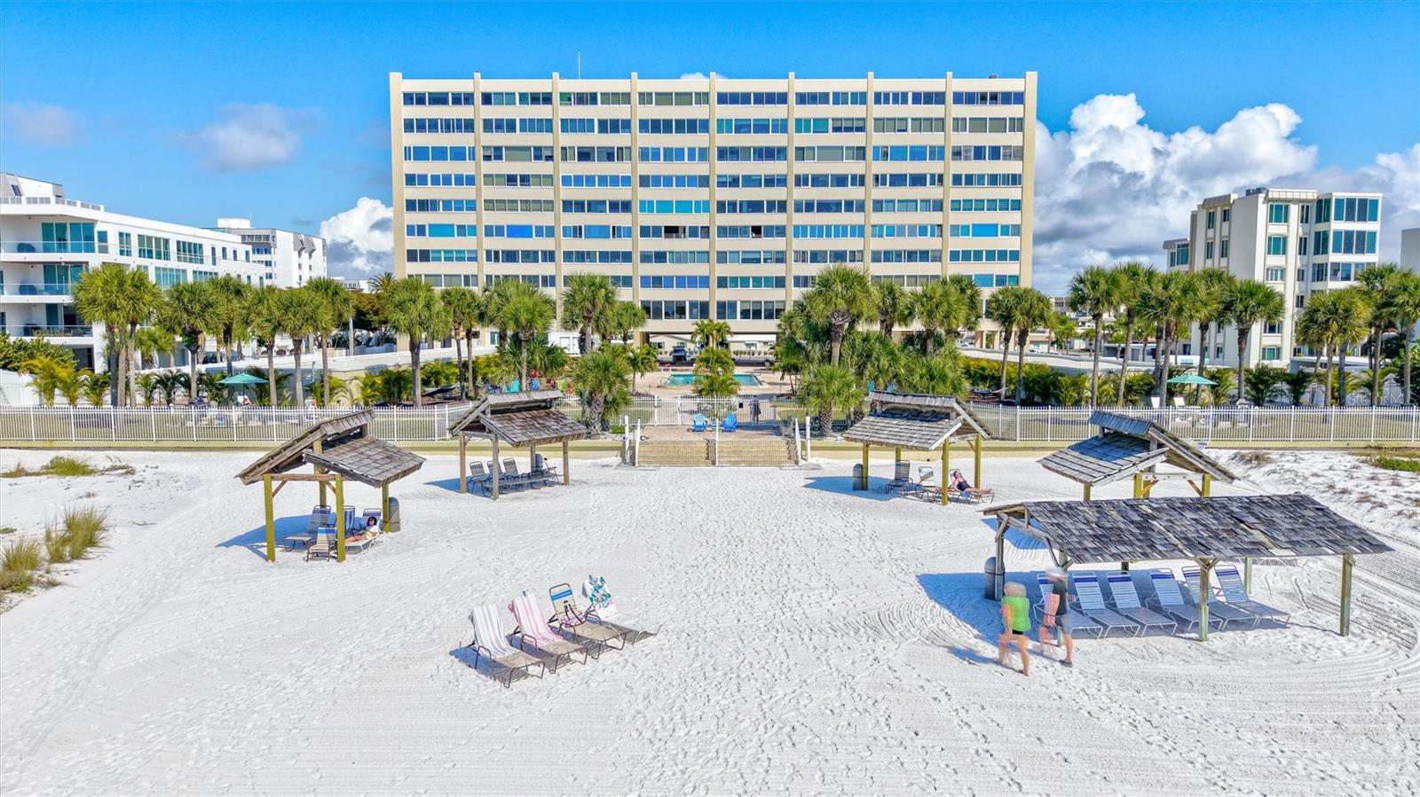 Image 42 of 75 For 6140 Midnight Pass Road 101