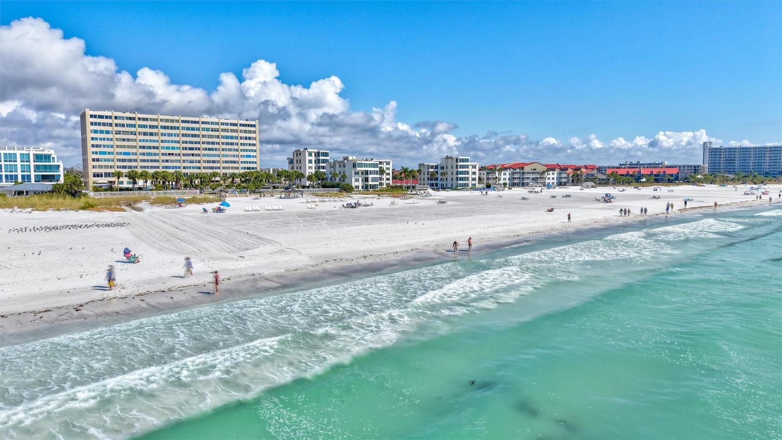 Image 43 of 75 For 6140 Midnight Pass Road 101