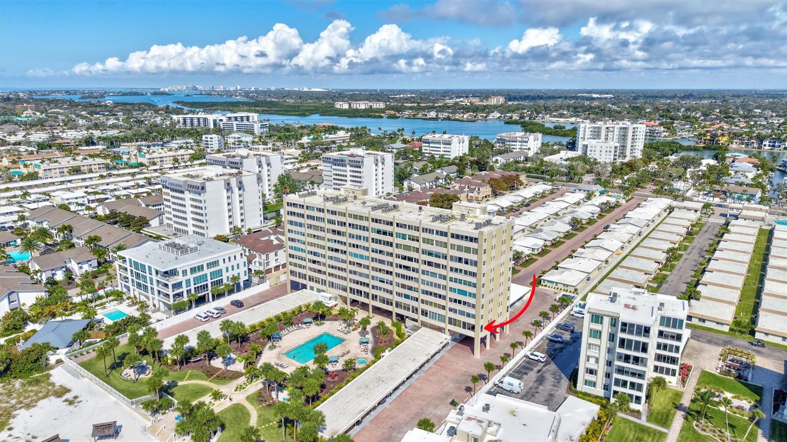 Image 47 of 75 For 6140 Midnight Pass Road 101