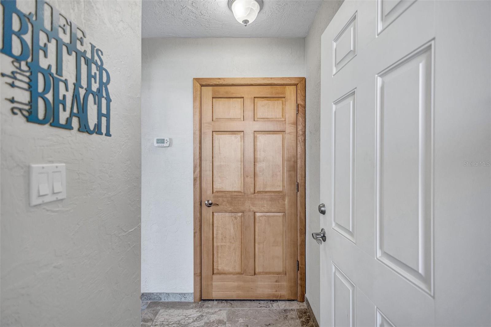 Image 5 of 75 For 6140 Midnight Pass Road 101