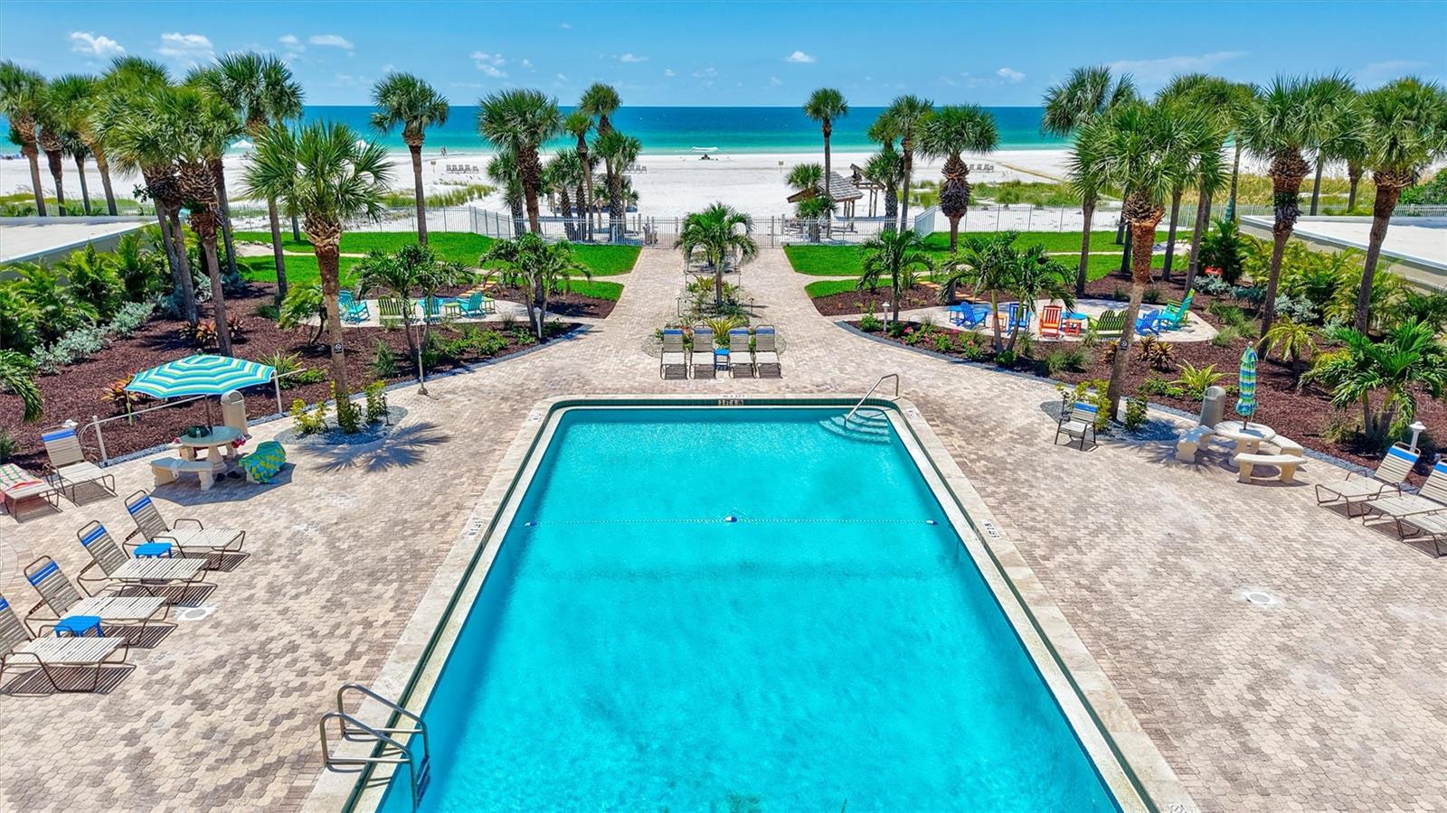 Image 56 of 75 For 6140 Midnight Pass Road 101