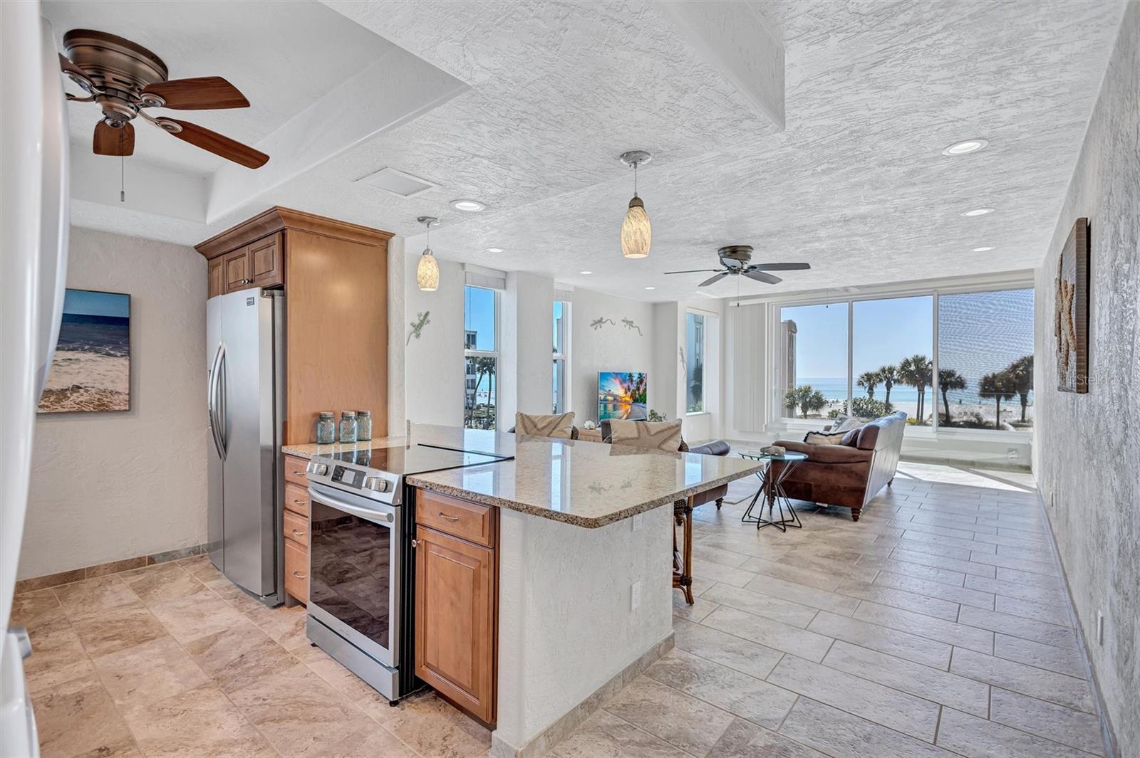 Image 6 of 75 For 6140 Midnight Pass Road 101