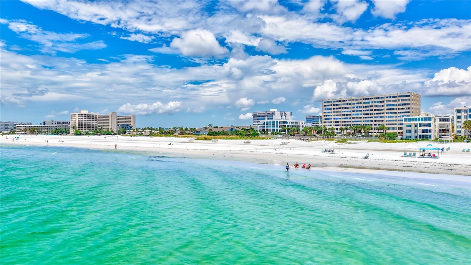 Image 65 of 75 For 6140 Midnight Pass Road 101