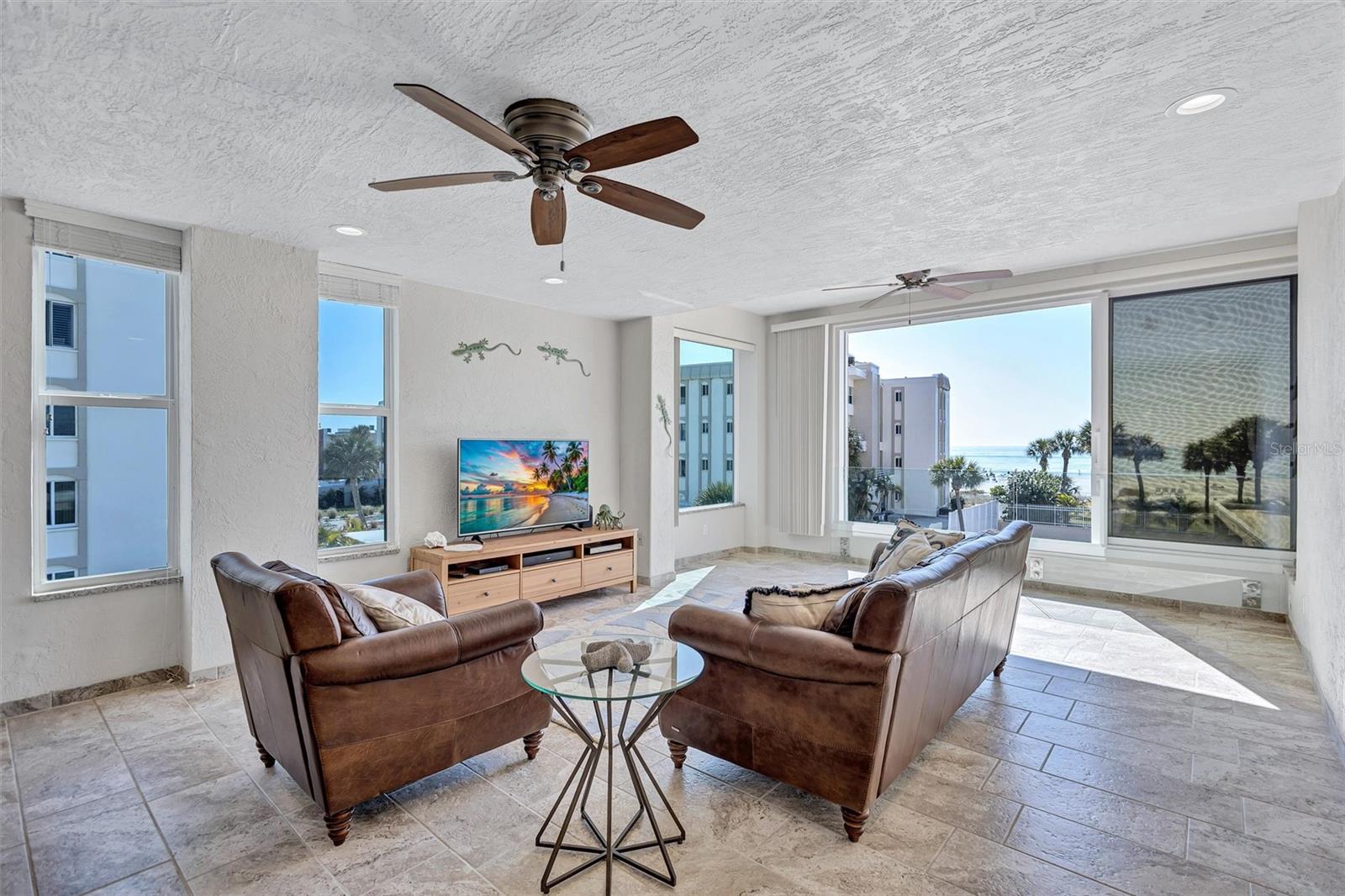 Image 9 of 75 For 6140 Midnight Pass Road 101