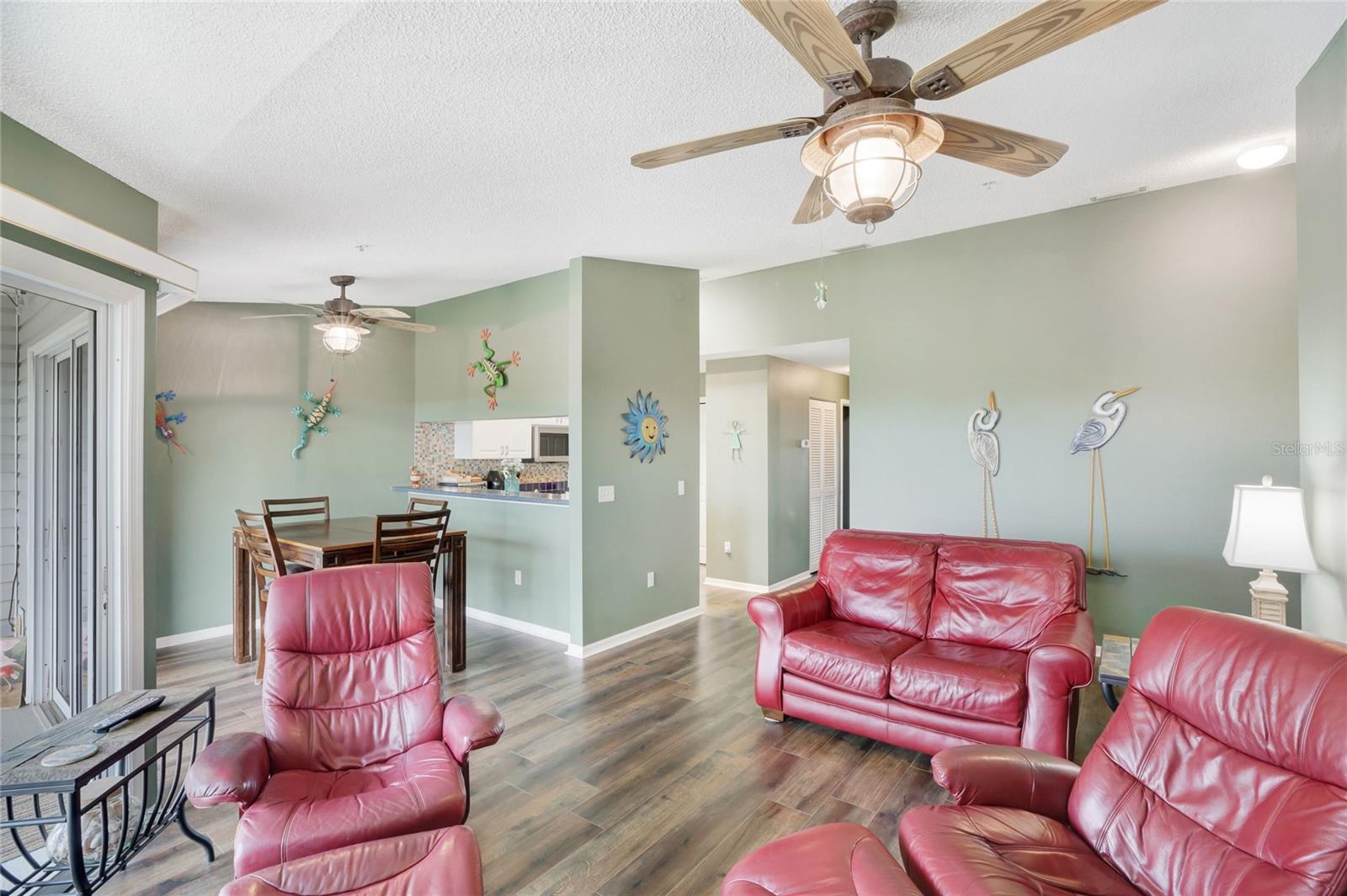 Image 18 of 38 For 3607 Bay Drive 211