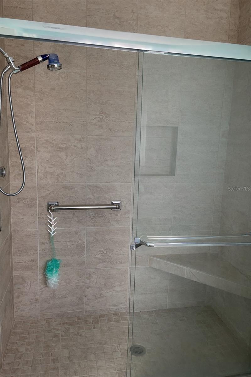 Image 17 of 28 For 5624 Palm Aire Drive V105