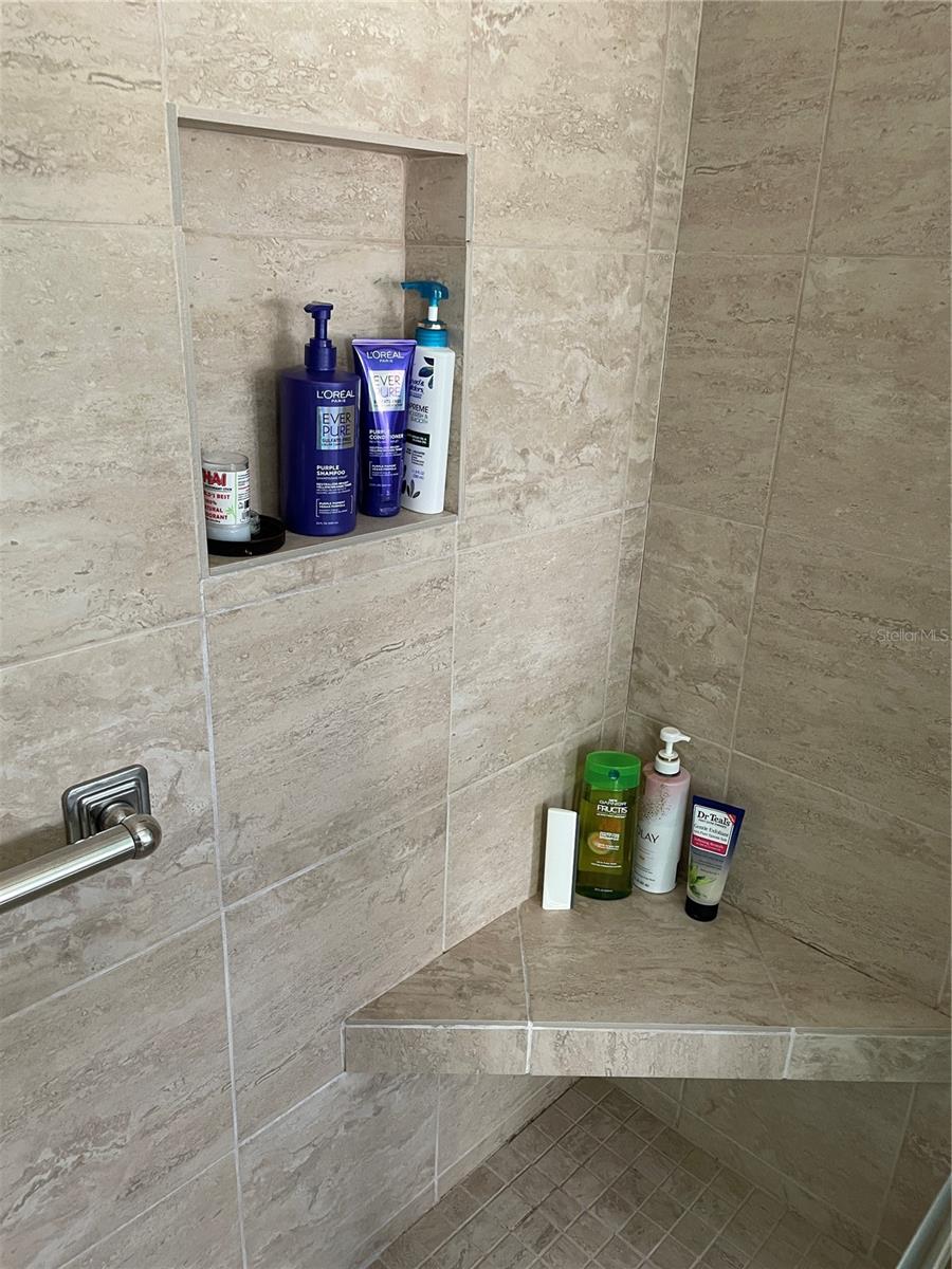 Image 18 of 28 For 5624 Palm Aire Drive V105