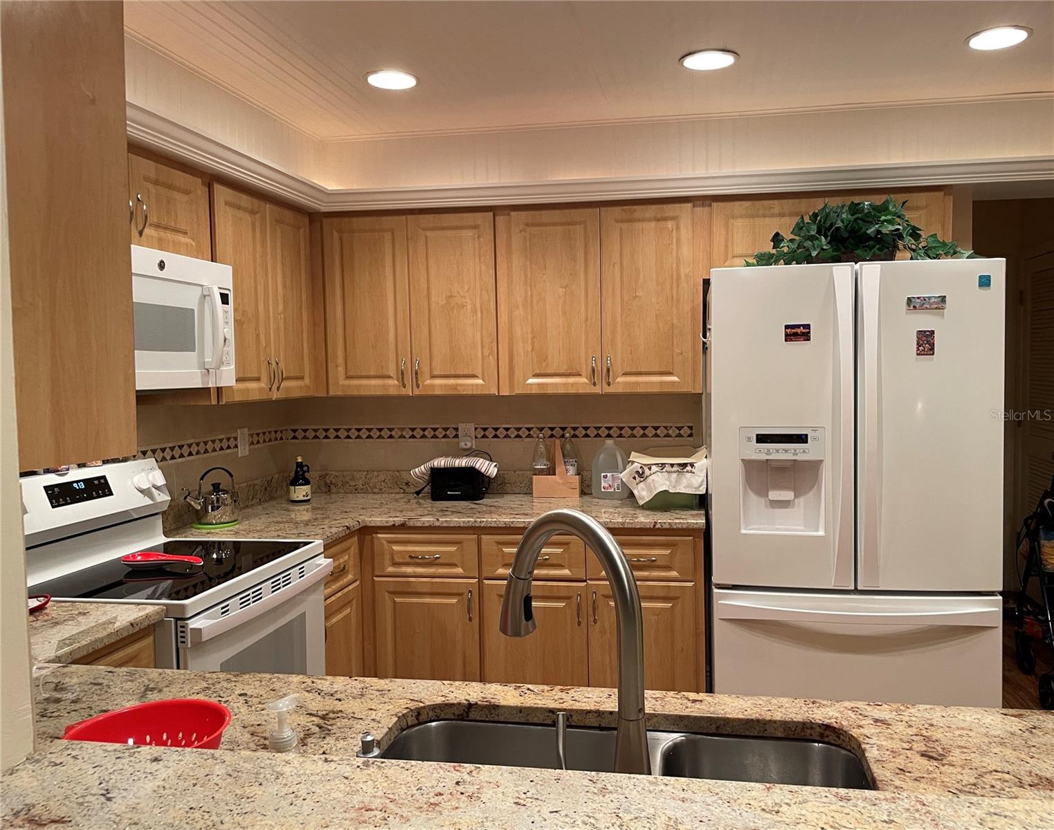 Image 7 of 28 For 5624 Palm Aire Drive V105