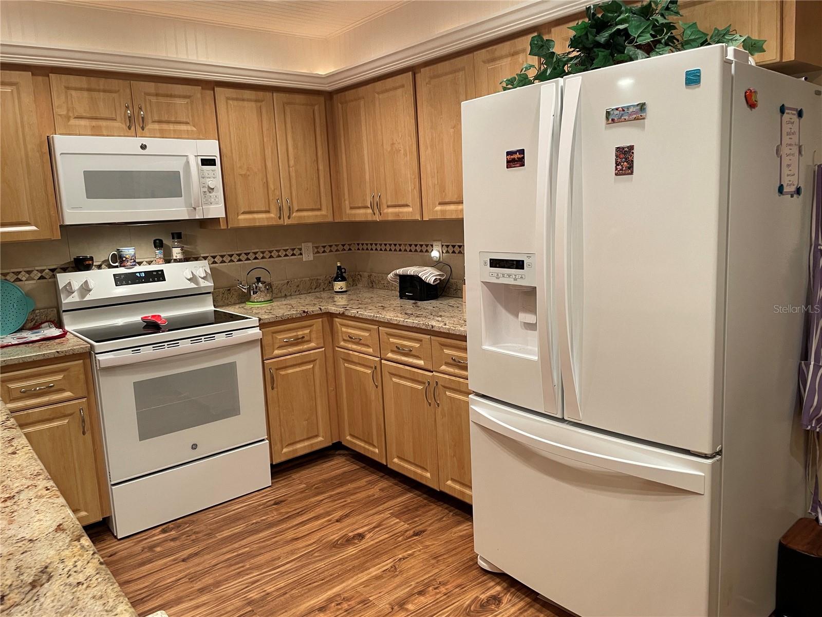 Image 8 of 28 For 5624 Palm Aire Drive V105