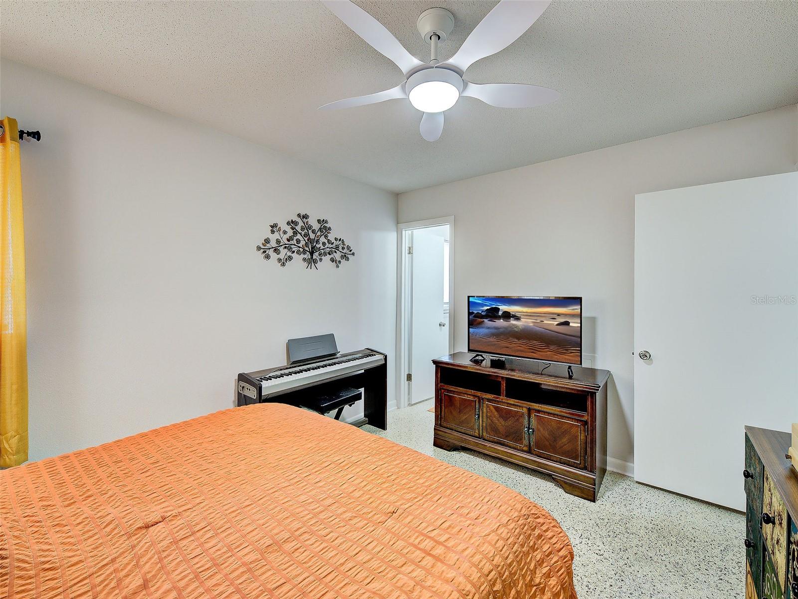 Image 20 of 43 For 6394 Freemont Street