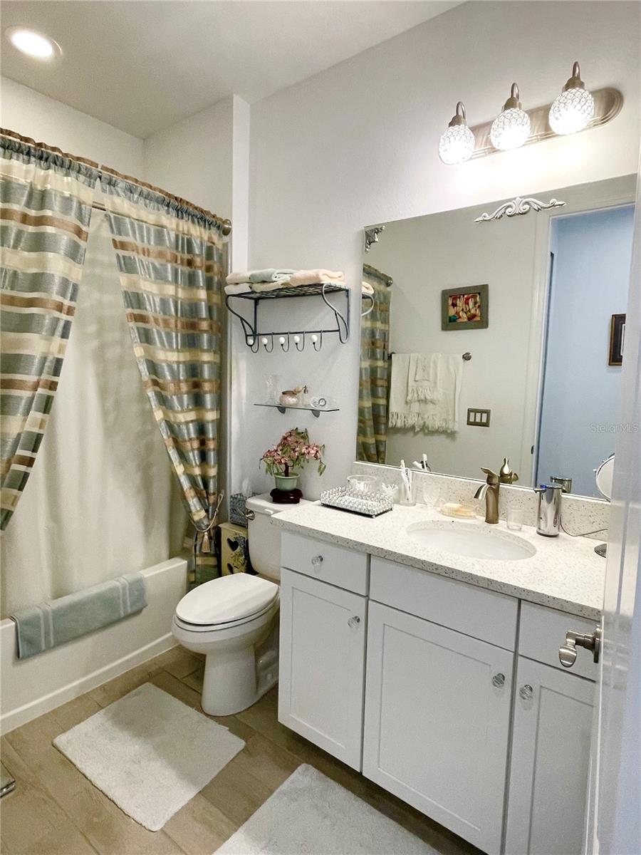 Image 17 of 36 For 2519 63rd Terrace E