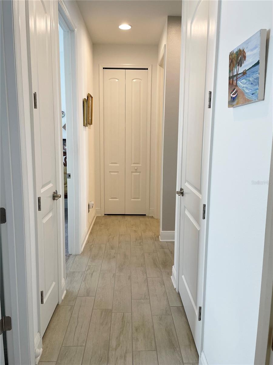 Image 18 of 36 For 2519 63rd Terrace E