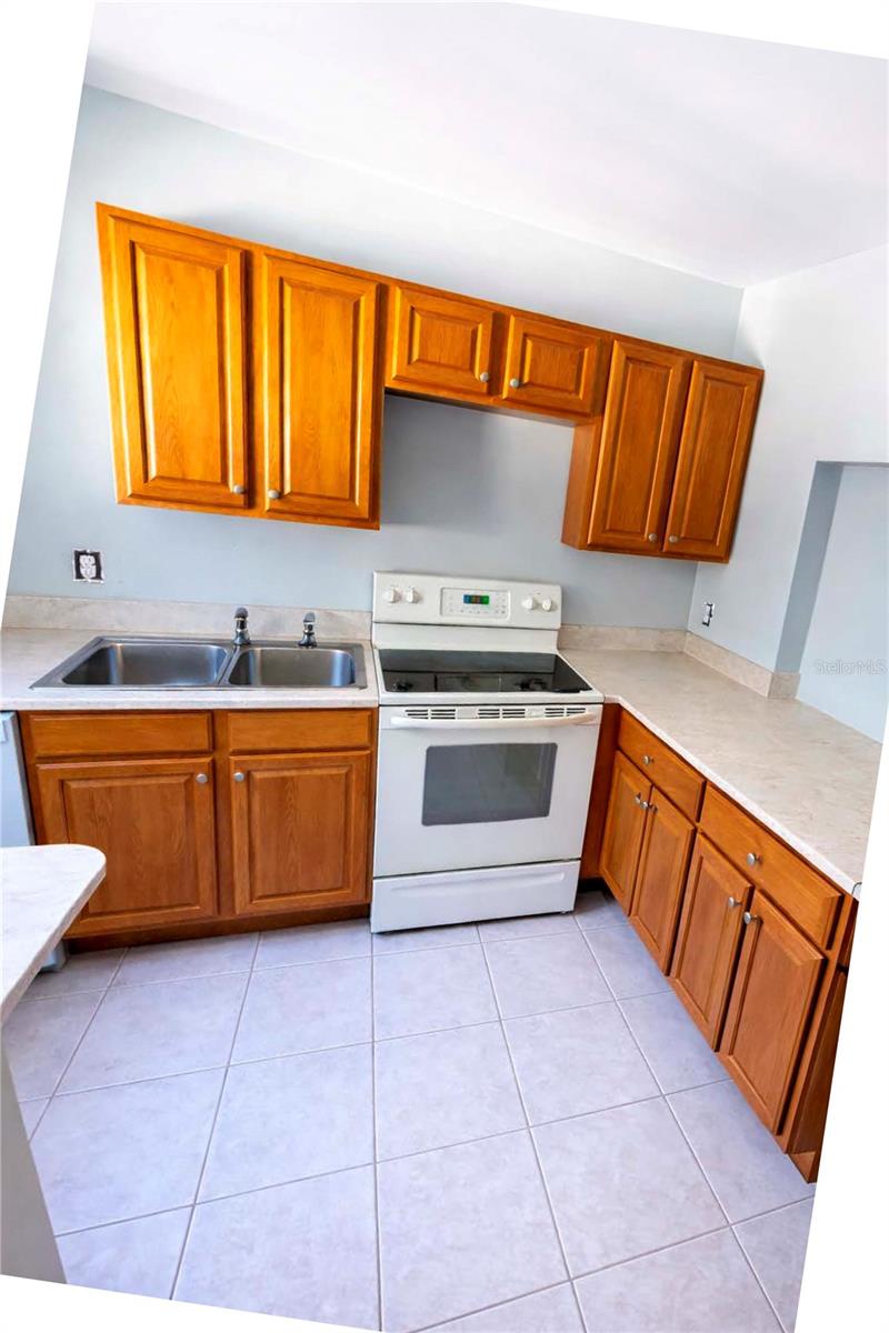 Image 3 of 10 For 605 75th Street 103