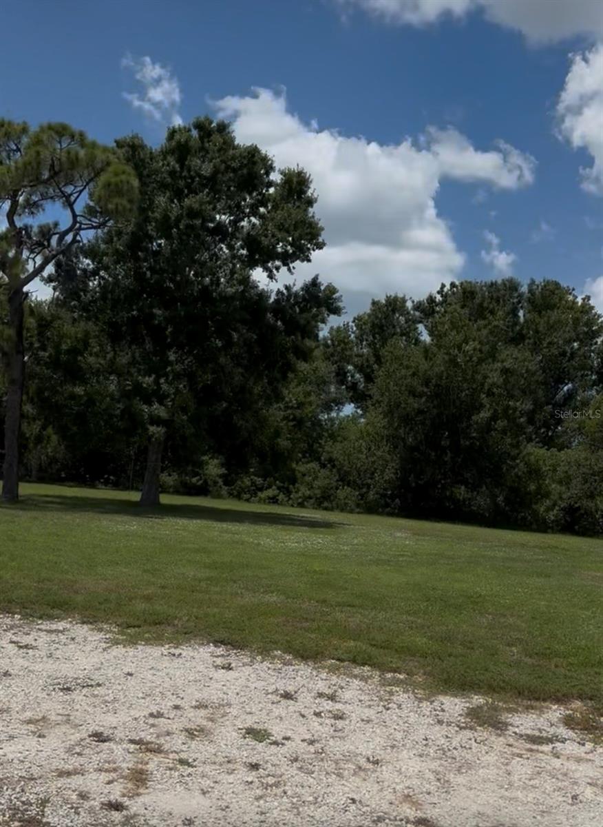 Listing photo id 1 for 2901 Curry Lane