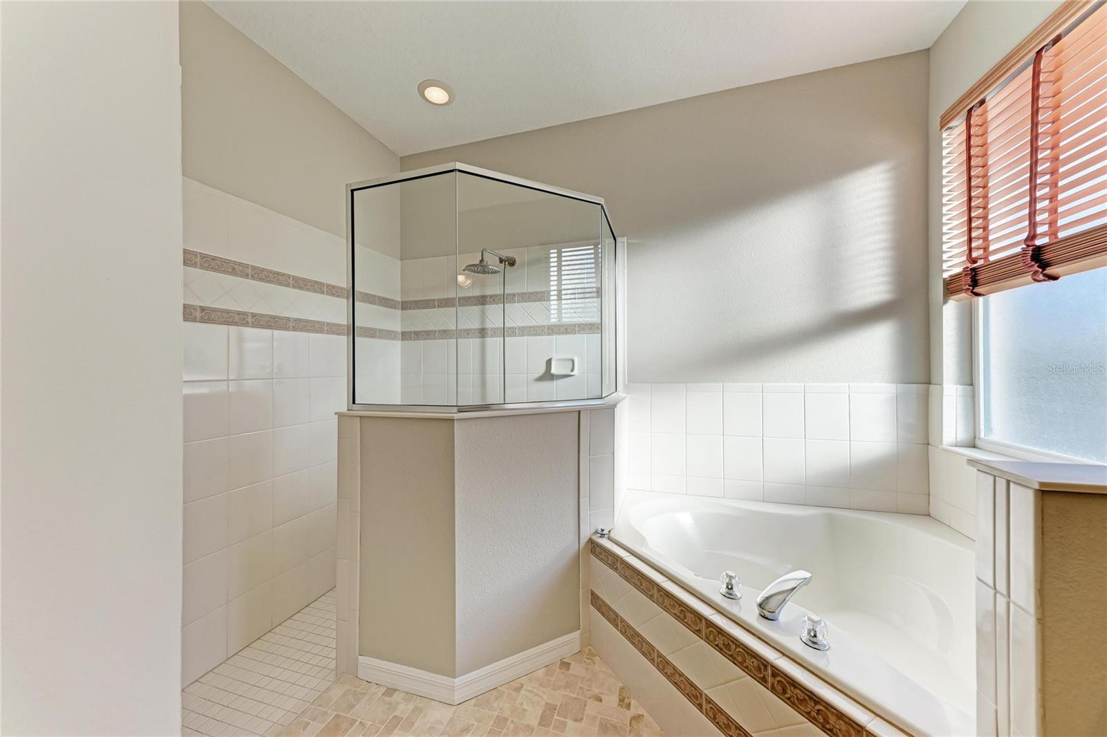 Image 23 of 55 For 6518 Field Sparrow Glen