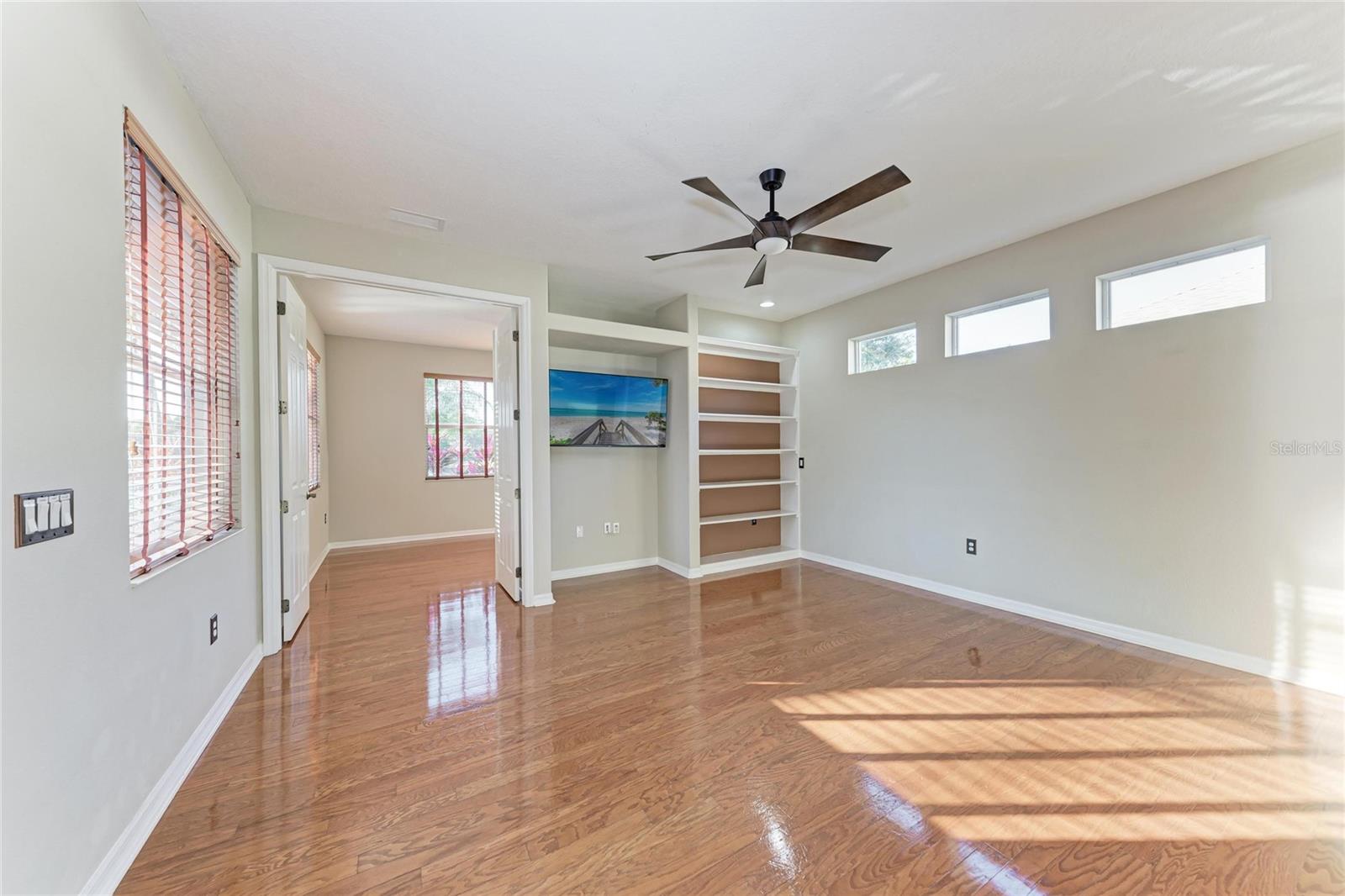 Image 7 of 55 For 6518 Field Sparrow Glen