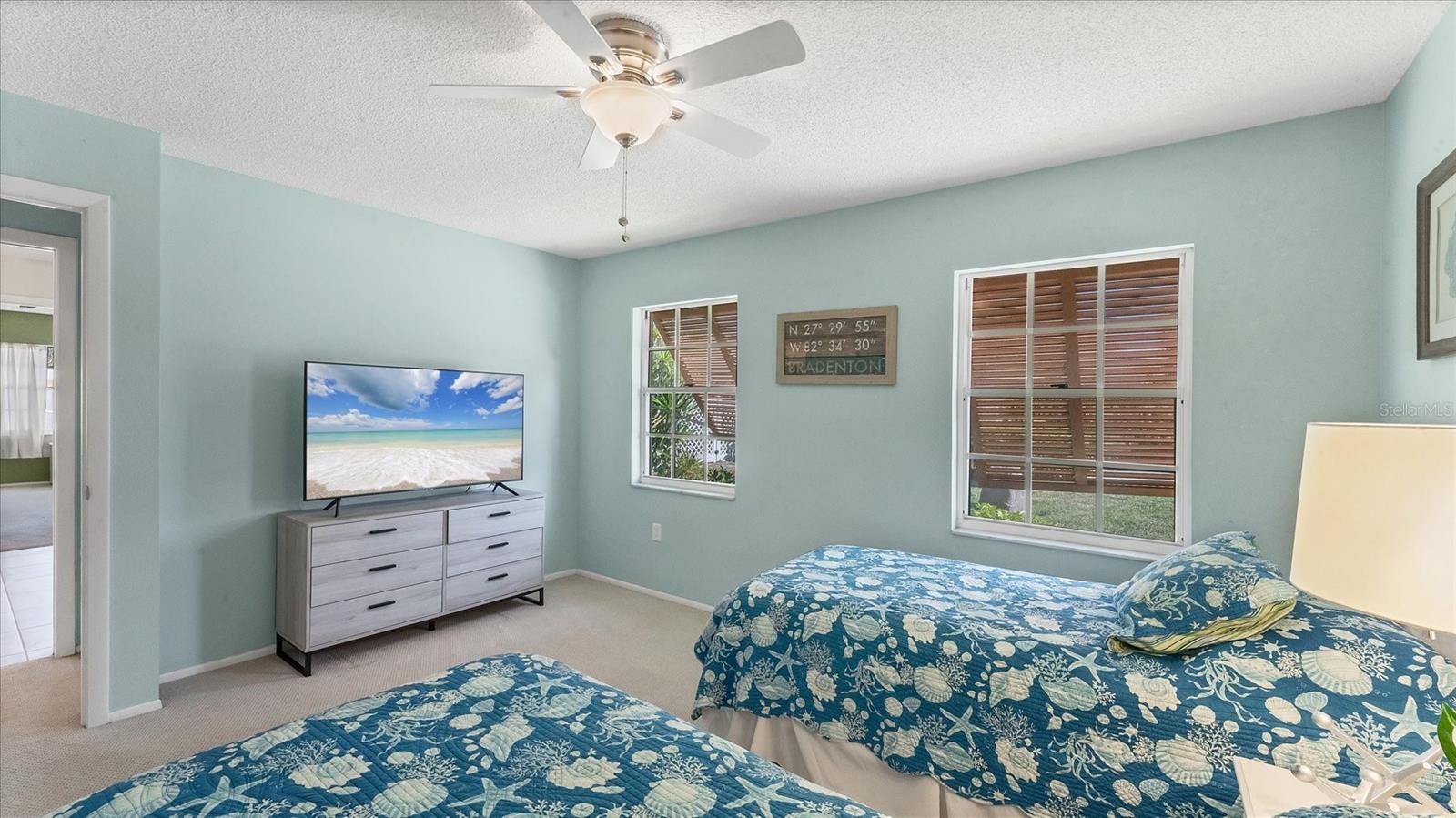 Image 23 of 46 For 3613 57th Avenue Drive W 3613