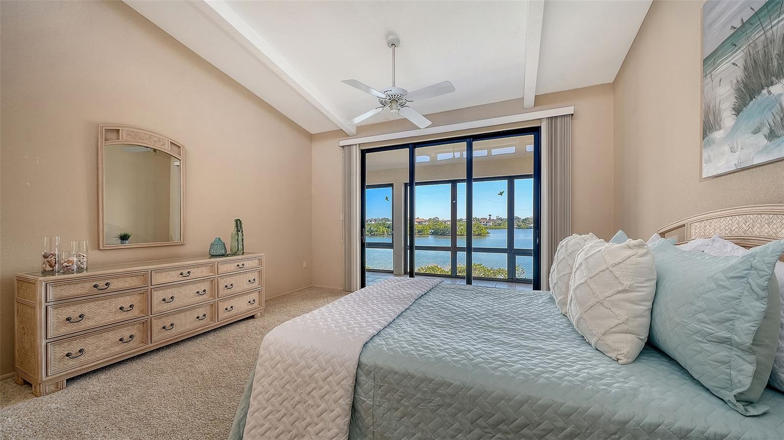 Listing photo id 19 for 6275 Midnight Pass Road 6275