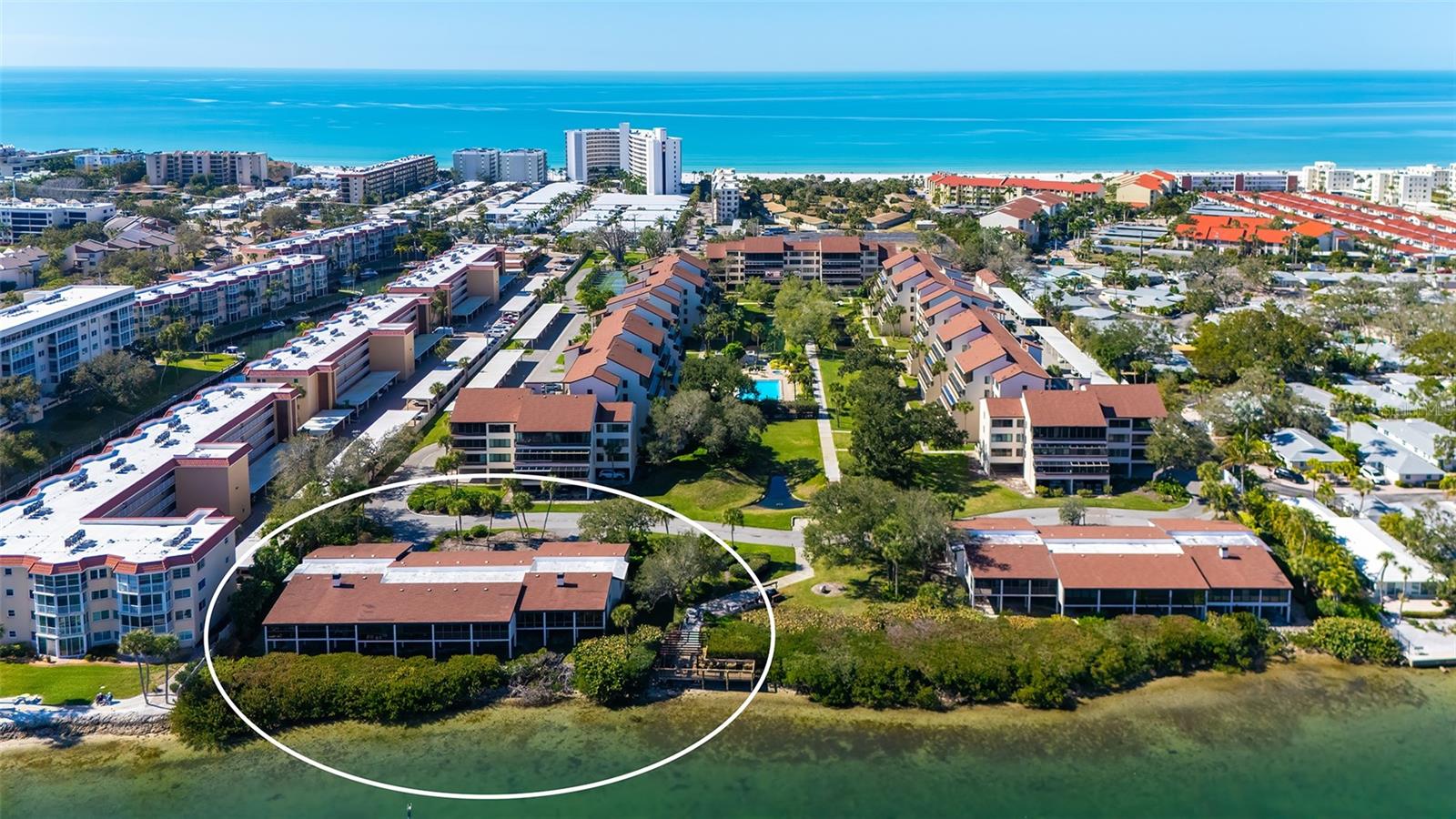 Listing photo id 28 for 6275 Midnight Pass Road 6275