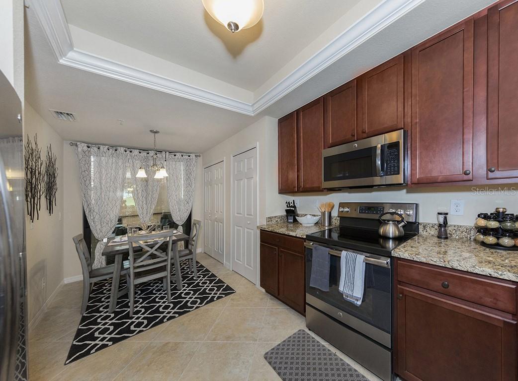 Image 8 of 60 For 5528 Palmer Circle 105