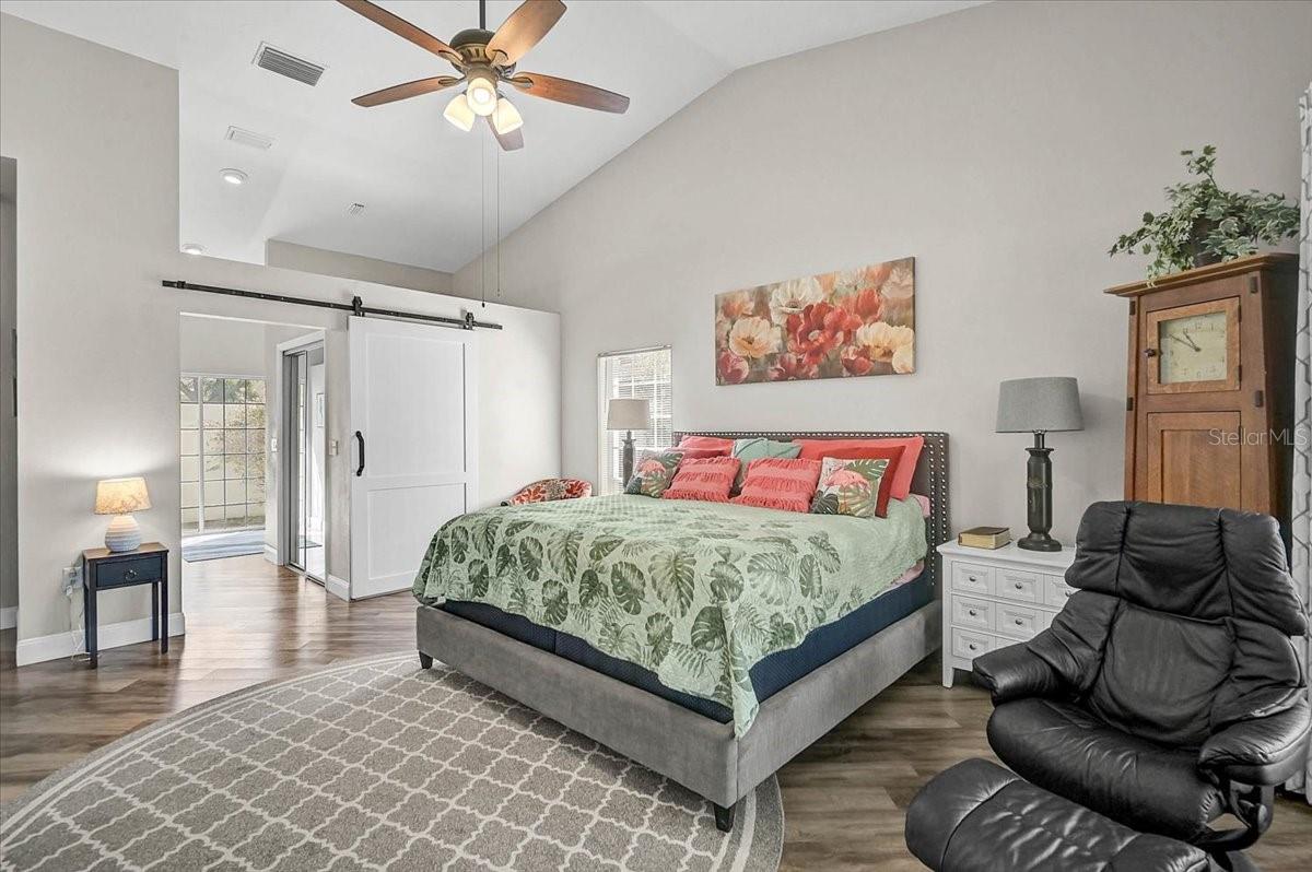 Image 17 of 46 For 4427 Highland Oaks Circle