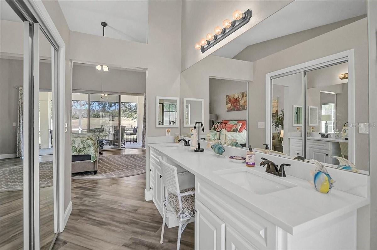 Image 21 of 46 For 4427 Highland Oaks Circle