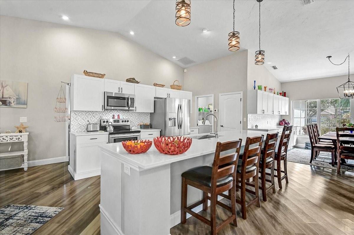 Image 5 of 46 For 4427 Highland Oaks Circle