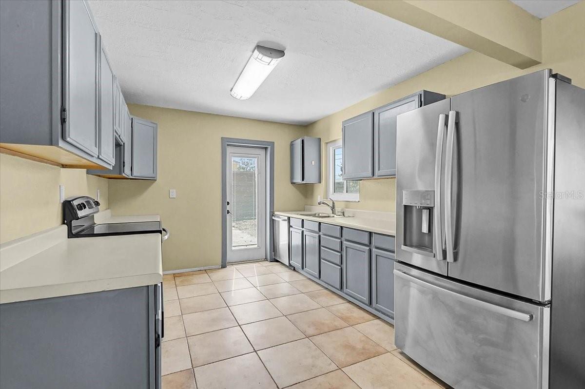 Image 4 of 34 For 4208 35th Street W