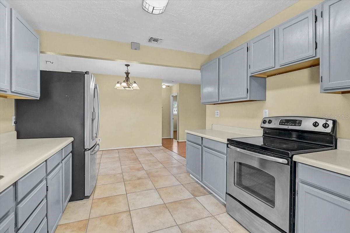 Image 6 of 34 For 4208 35th Street W