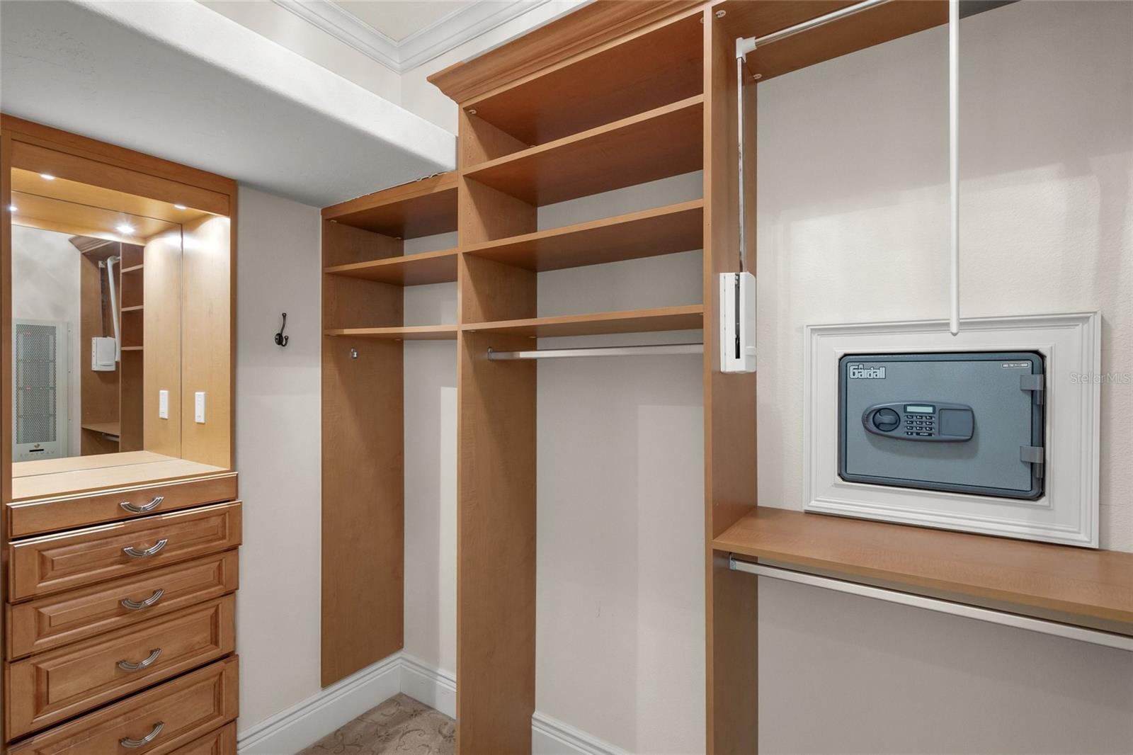 Image 14 of 44 For 6702 Chancery Place