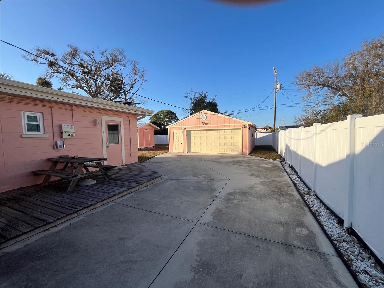 Image 3 of 11 For 733 Laurel Avenue