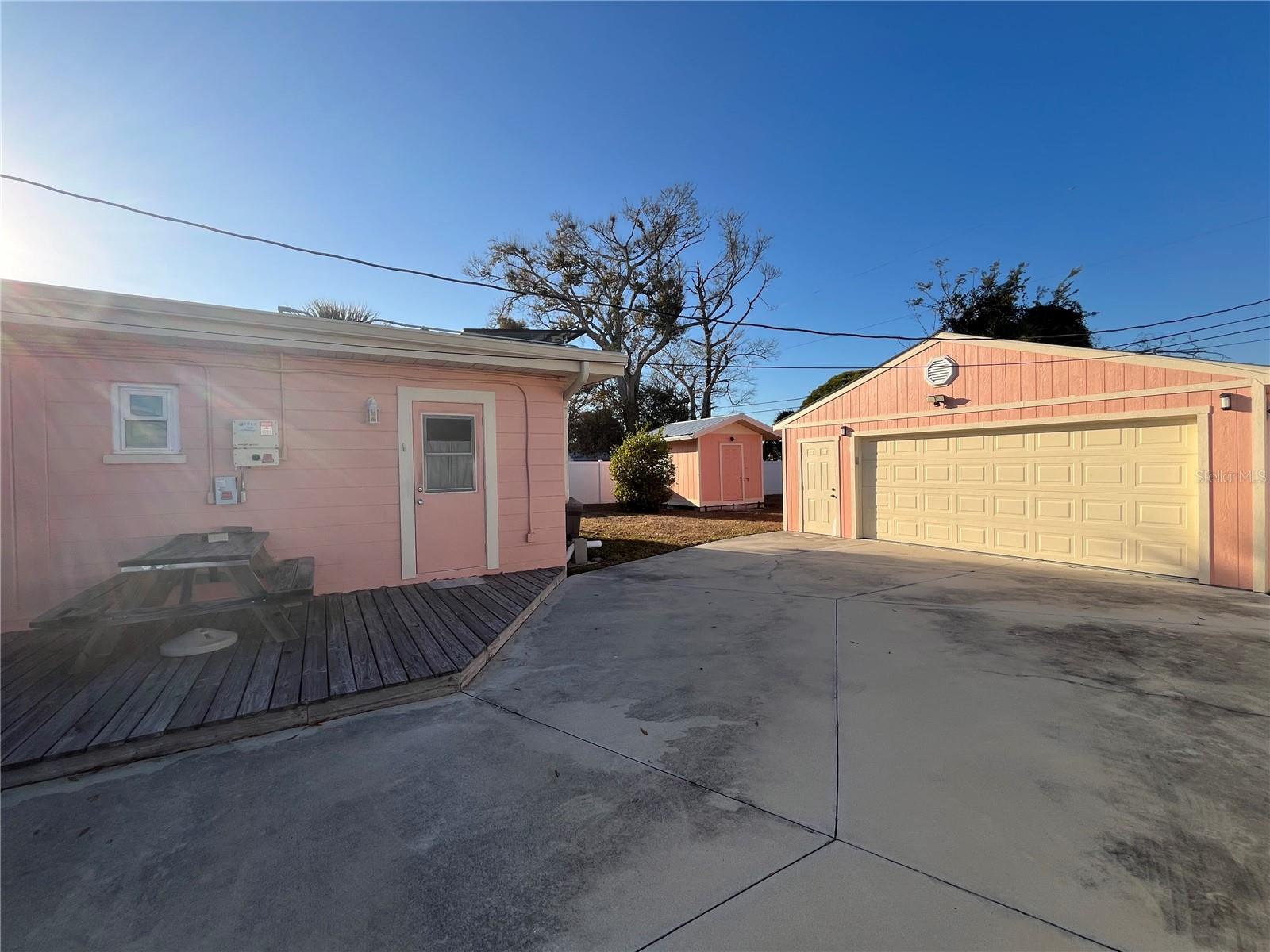 Image 4 of 11 For 733 Laurel Avenue