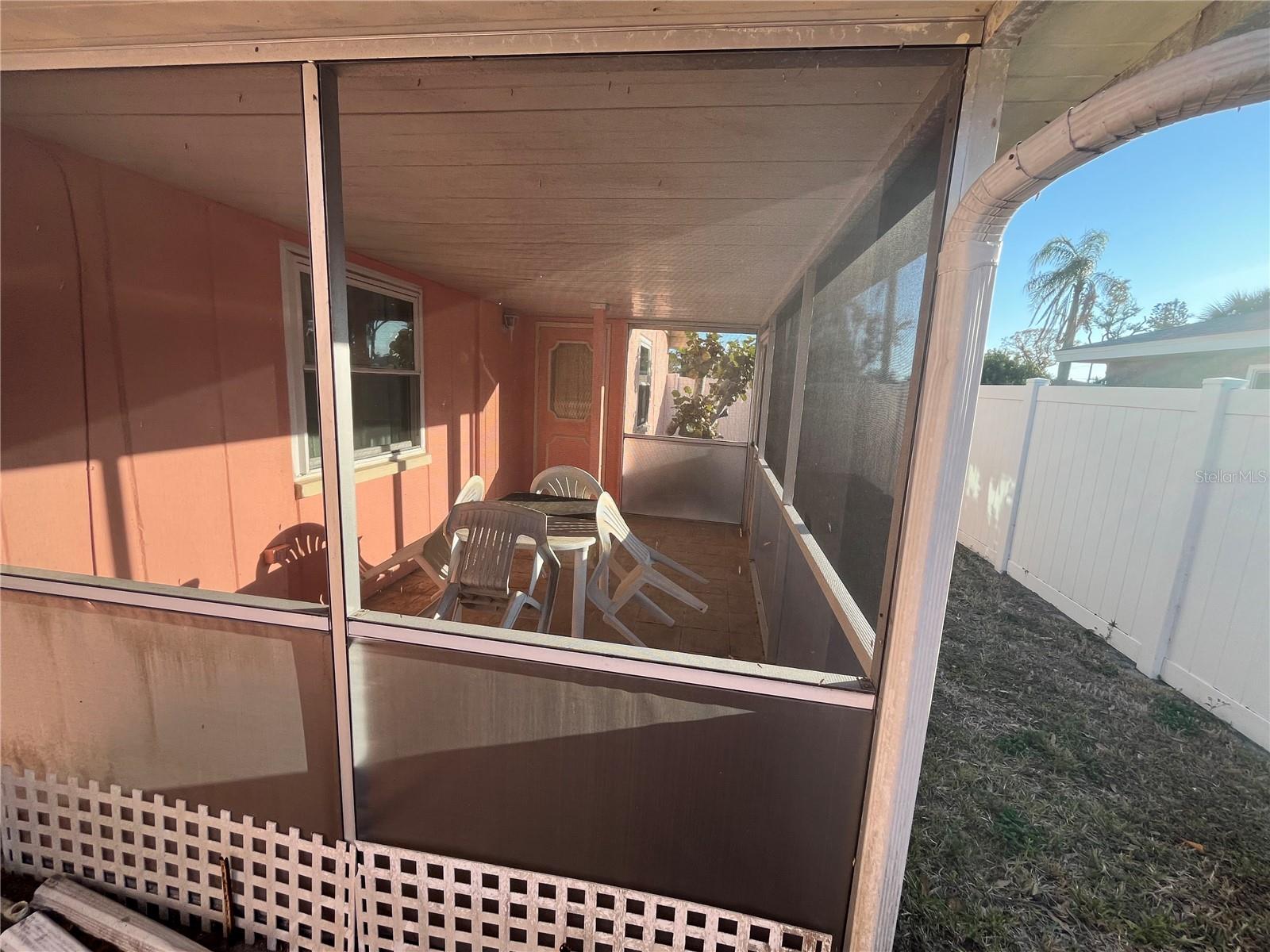 Image 7 of 11 For 733 Laurel Avenue