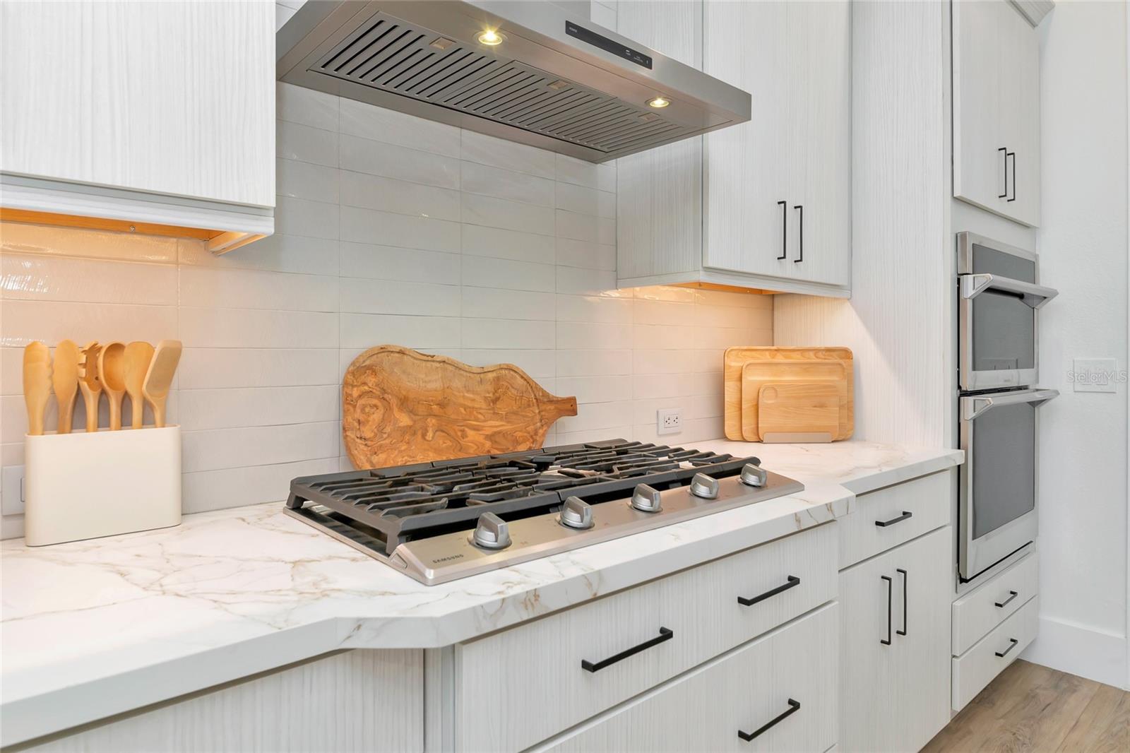 Image 15 of 54 For 16007 39th Glen E