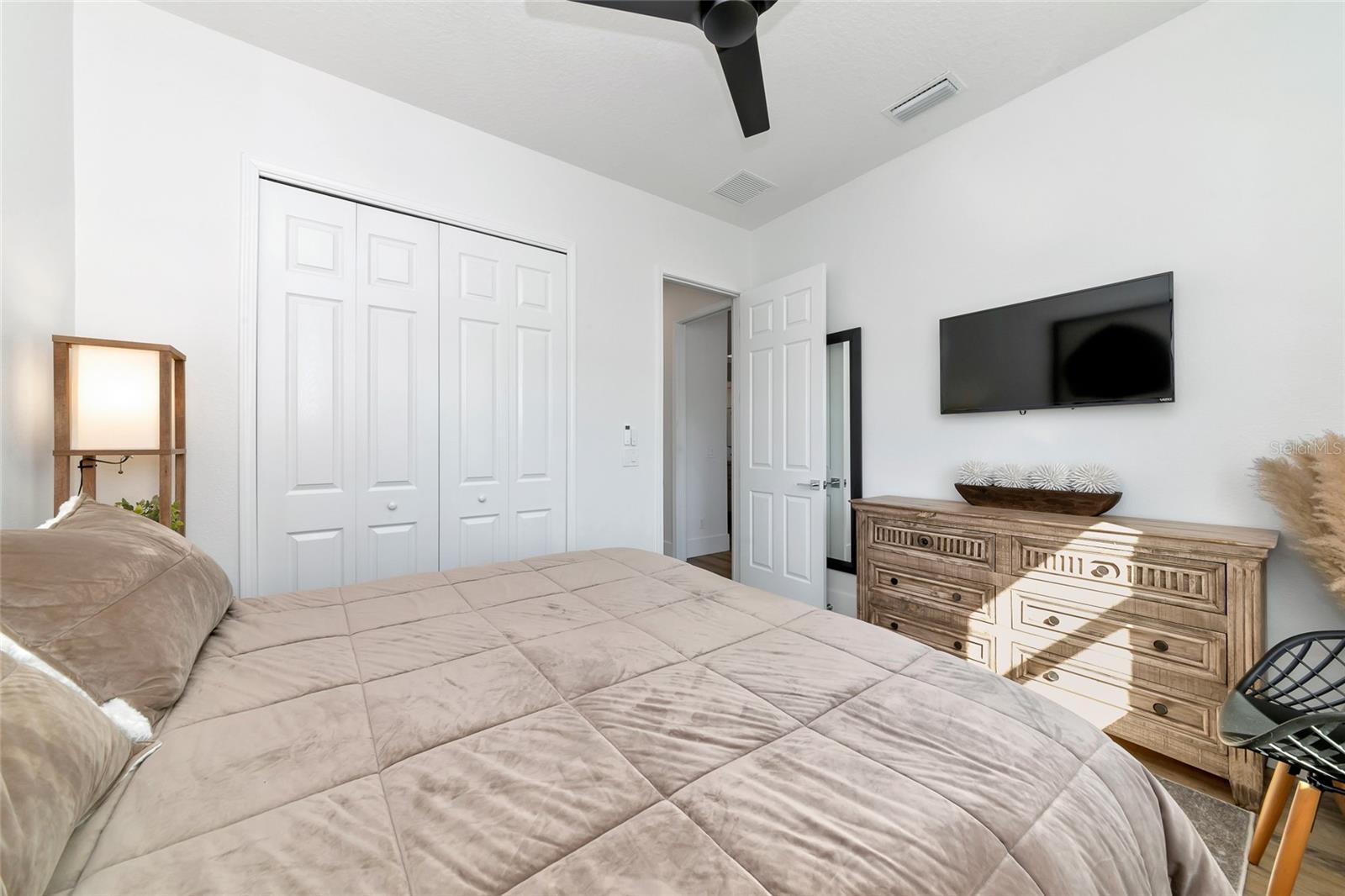 Image 41 of 54 For 16007 39th Glen E