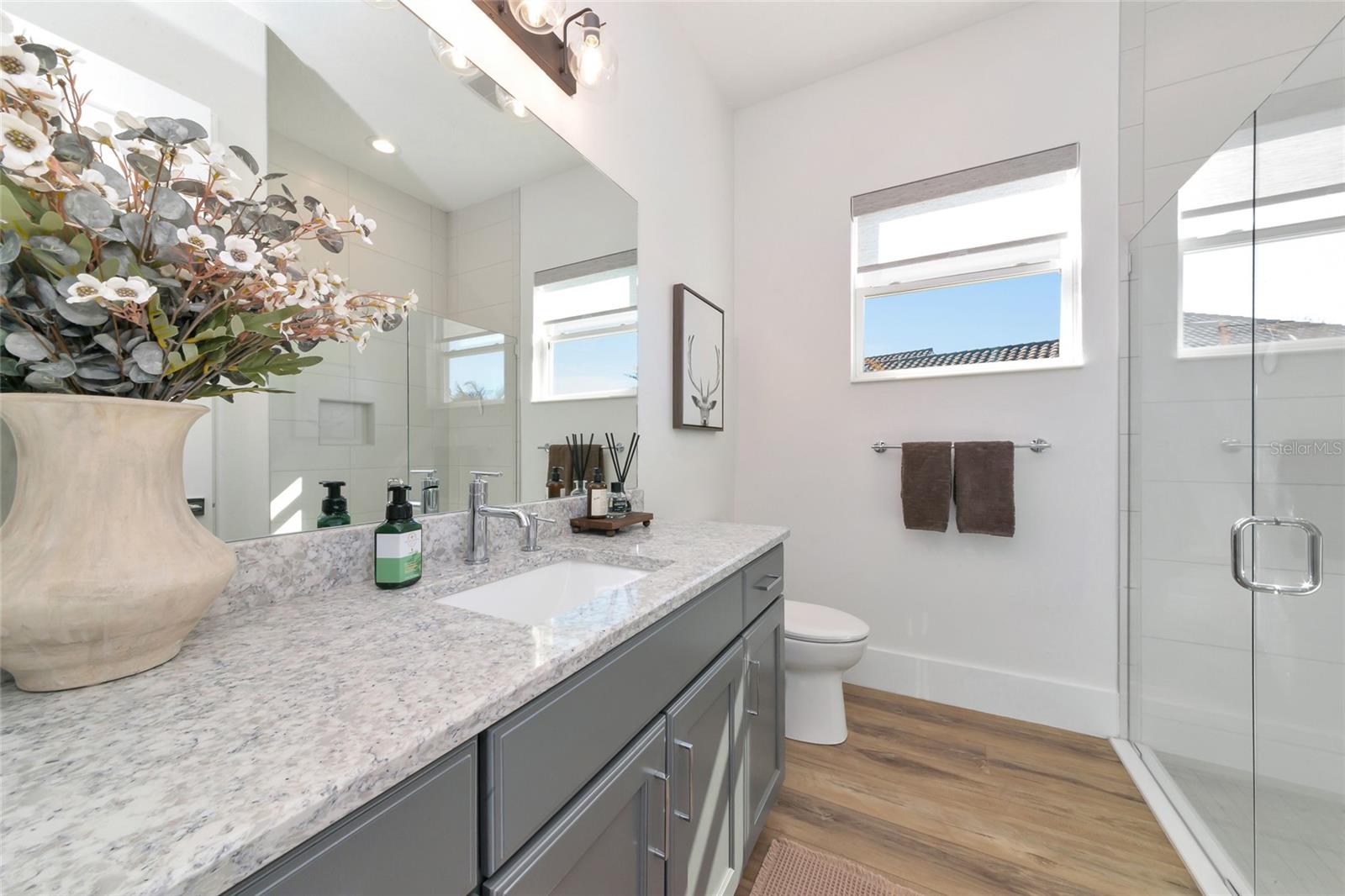 Image 42 of 54 For 16007 39th Glen E