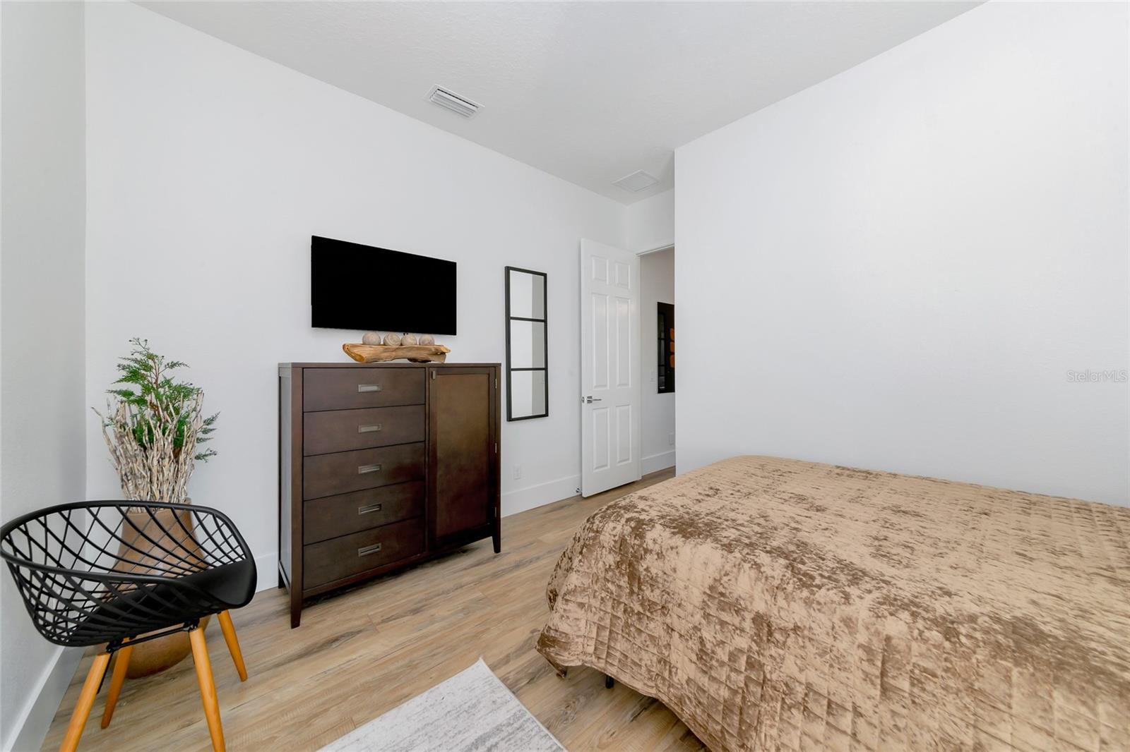 Image 45 of 54 For 16007 39th Glen E