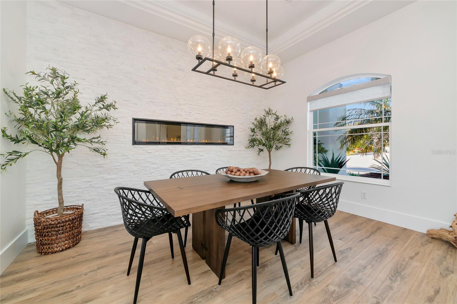 Image 9 of 54 For 16007 39th Glen E