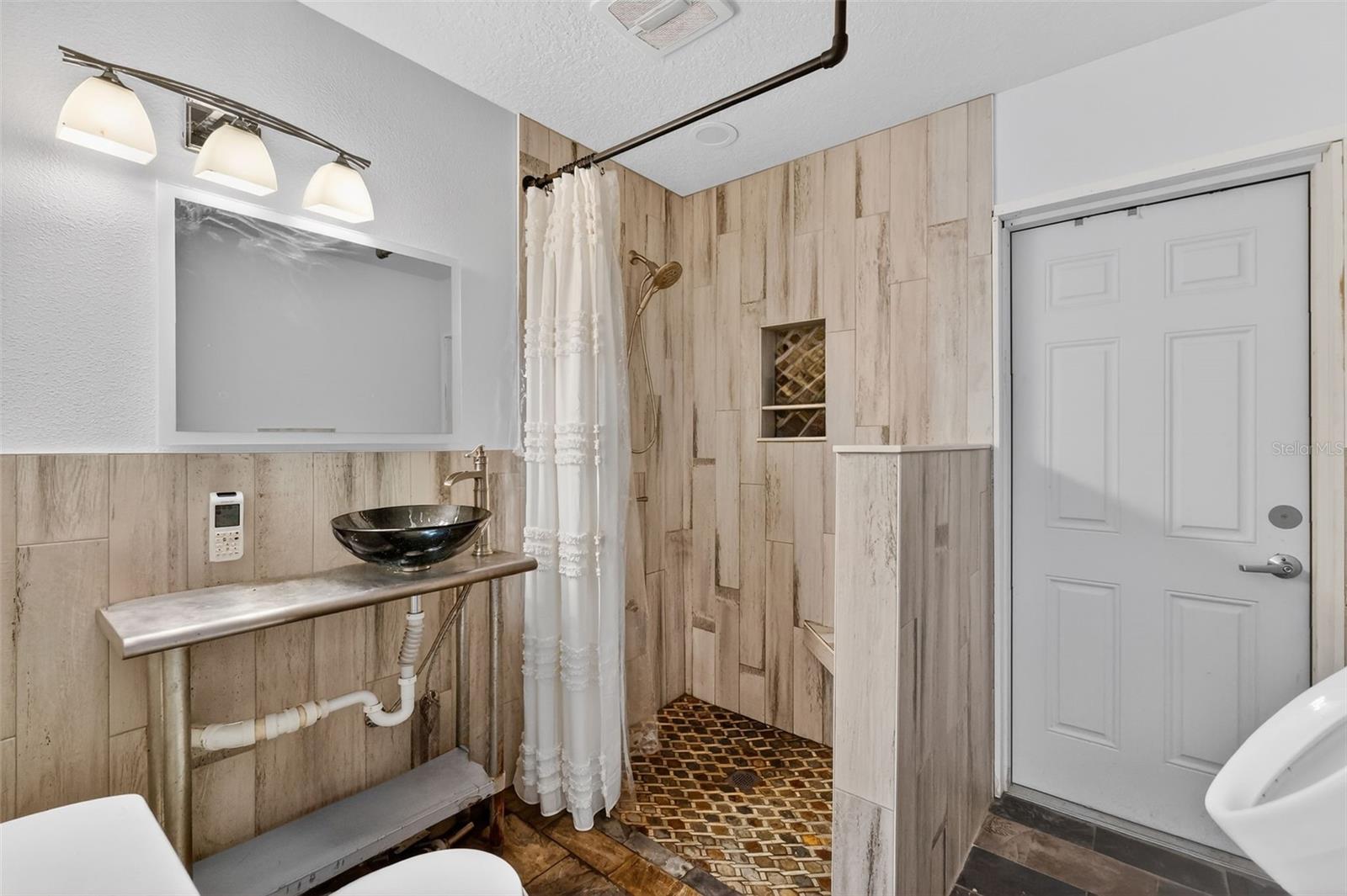 Image 42 of 58 For 4533 37th Terrace